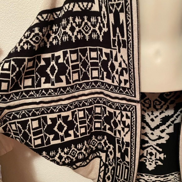 Unbranded Knit Cape Wrap Open Cardigan Aztec Print Reversible - Picture 8 of 8